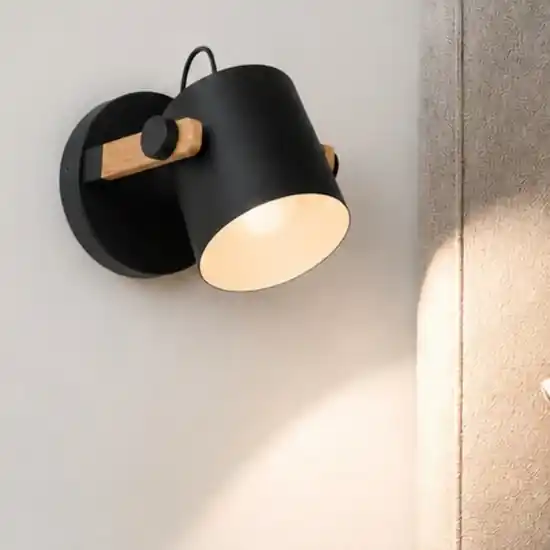 Esclusivo Applique legno e metallo nero a spot orientabile per comodino camera da letto eglo hornwood