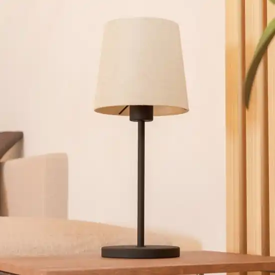 Lampada da comodino nera paralume tessuto bianco eglo febres per camera da letto Sconto