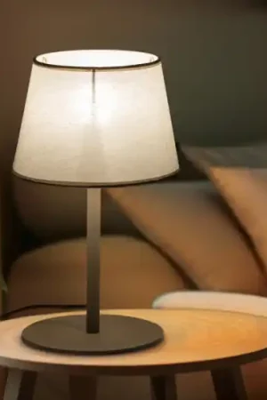 Abatjour lampada da comodino sabbia con paralume per camera da letto moderna A Buon Prezzo