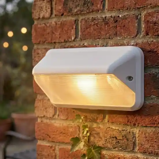 Ultimissimo Modello Applique bianca per esterno con sensore crepuscolare di movimento led 7w cct ip66