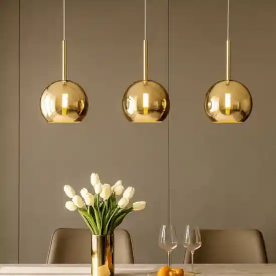 Promozione Lampadario per soggiorno moderno ottone satinato sfere vetri oro