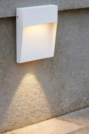 Vendita Finale Segnapasso da esterno led 3w 4000k bianco a parete ip65