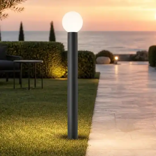 Maytoni bold lampione da giardino ip54 con sfera Subito Disponibile