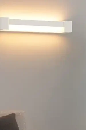 Applique da parete led 3000k bianca orientabile ondaluce milo Prezzo Di Fabbrica