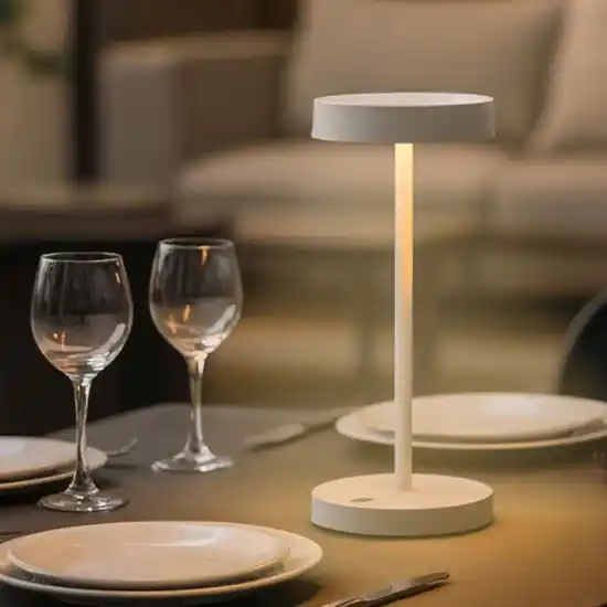 Popolare Toffee tl lampada da tavolo ip54 bianco led 3000k portatile
