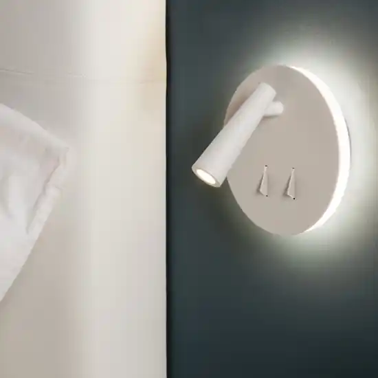 Offerta Speciale Applique orientabile per comodino camera da letto led 3000k bianco moderna