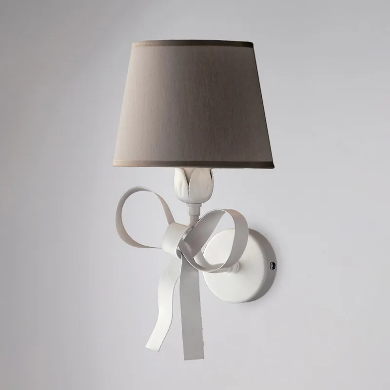Applique da parete moderna in metallo con decorazione shabby paralumi in pvc - 42W - IP20 Must-Have