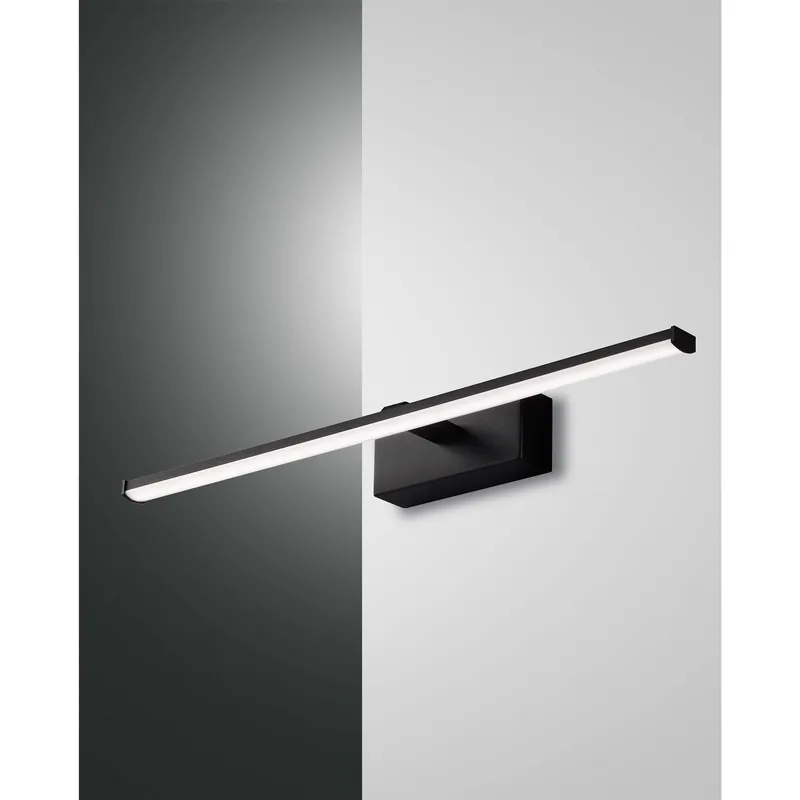 Lampada da parete media a LED con struttura in metallo in stile moderno - 10W - Lumen 900 - 3000k Luce Calda - IP44 Spedizione Espresso