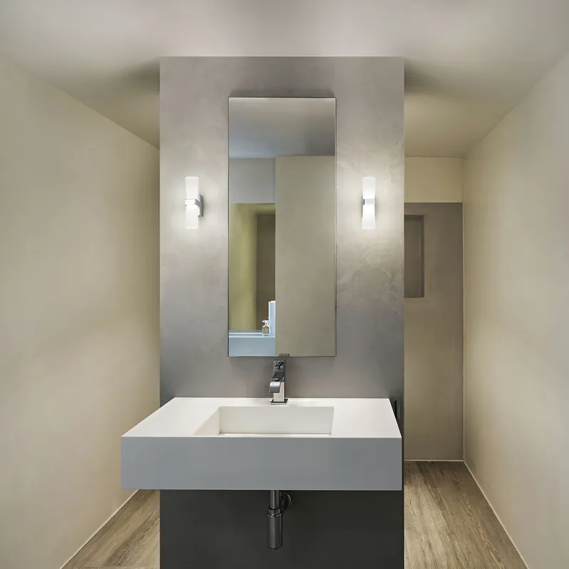 Applique da parete a LED grande con struttura in metallo dal design moderno - 8W - Lumen 720 - 3000k Luce Calda - IP44 Quantità Limitata