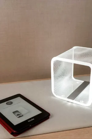 Abat Jour a LED in plexiglas in stile moderno versione Flots - 8W - 3000k Luce Calda Offerta Limitata