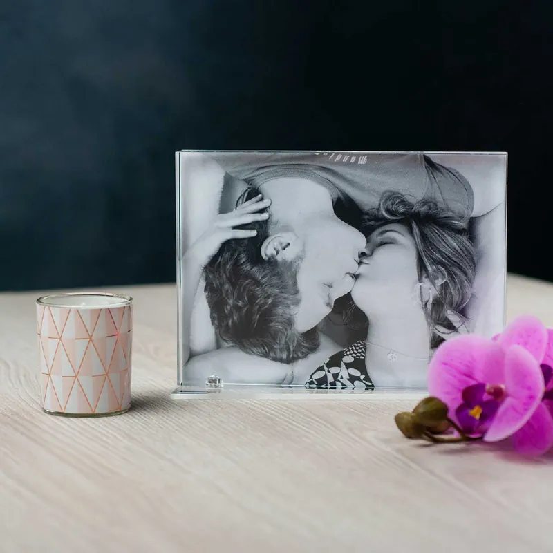 Occasione Portafoto da tavolo in plexiglass dalle linee moderne - Foto 13x18