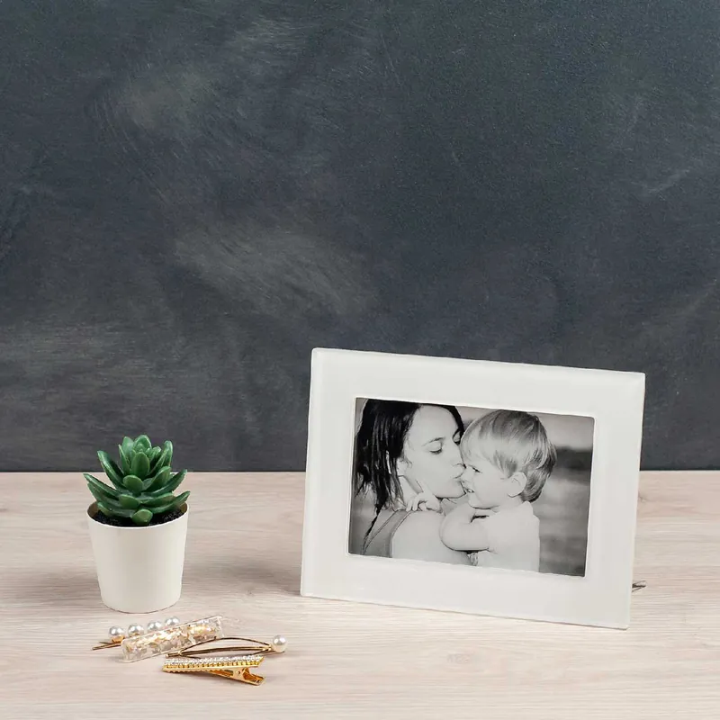 Bestseller Portafoto da tavolo piccolo con struttura verticale dalle linee moderne - Foto 10x15