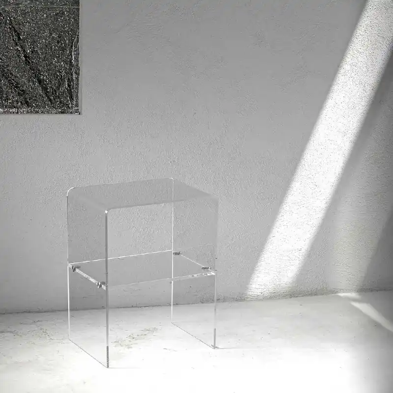 Soddisfatti O Rimborsati Tavolino picccolo da salotto con struttura in plexiglass dalle linee moderne