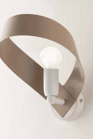 Applique da parete con struttura in metallo dal design moderno ed elegante - 40W - IP20 Affare
