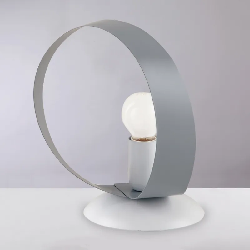 Abatjour da comodino con struttura in metallo dal design moderno ed elegante - 40W - IP20 Ultime Pezzi