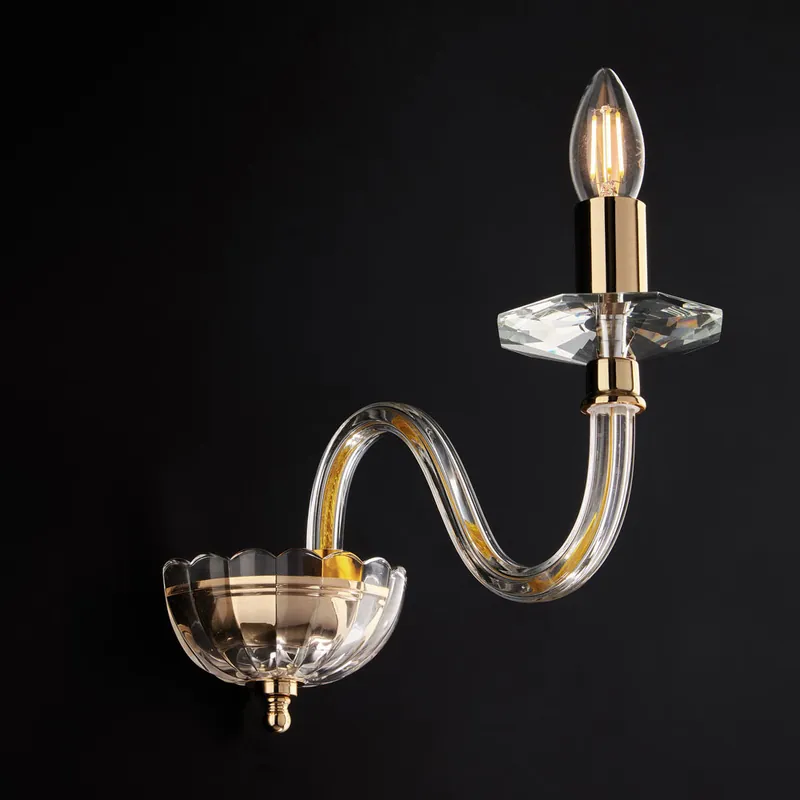 Acquista Ora Applique classica da parete con struttura in metallo e dettagli in vetro - 42W - IP20
