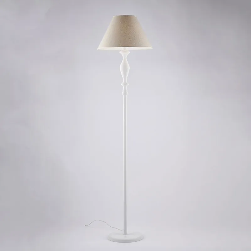 A Buon Prezzo Piantana da terra classica con struttura in metallo e paralume in tessuto - 55W - IP20