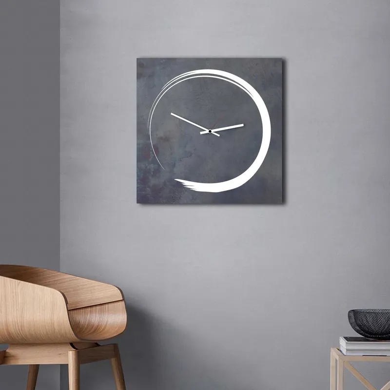 Orologio da parete in metallo quadrato dal design moderno ed elegante Spedito Oggi