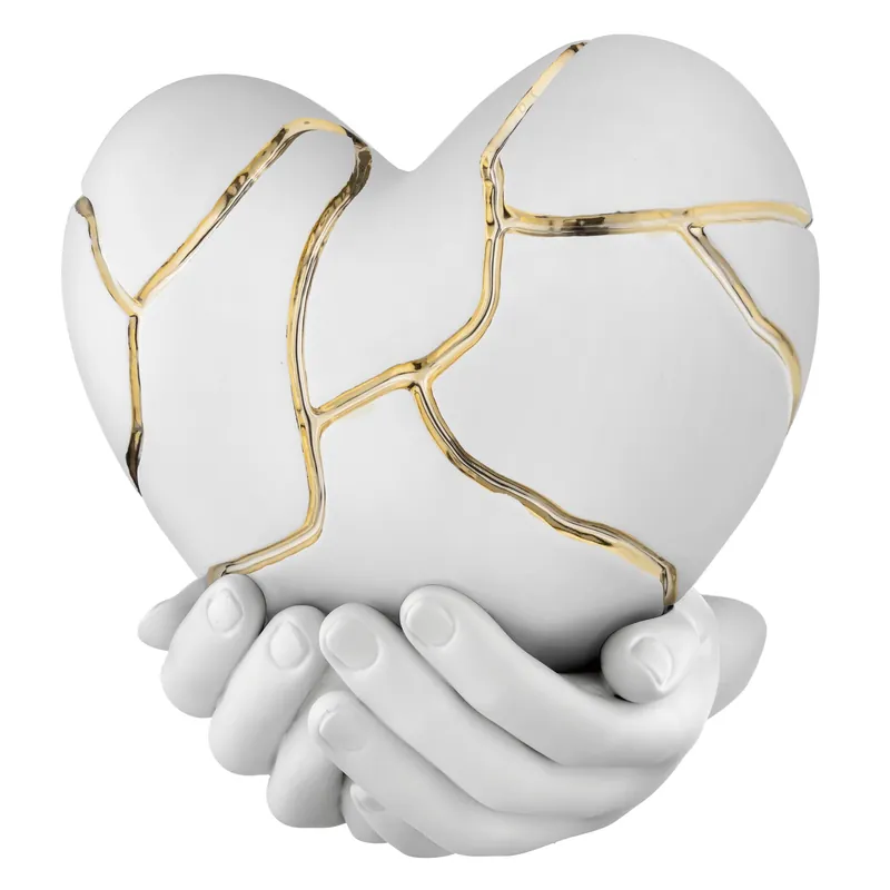 Offerta Scultura in marmorino in stile kintsugi dal design moderno