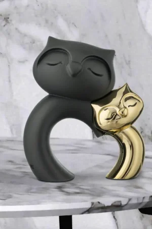 Acquista Ora Scultura piccola in marmorino dal design moderno