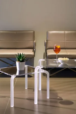 Tavolino da solotto quadrato in plexiglass dal design moderno piccolo Economico