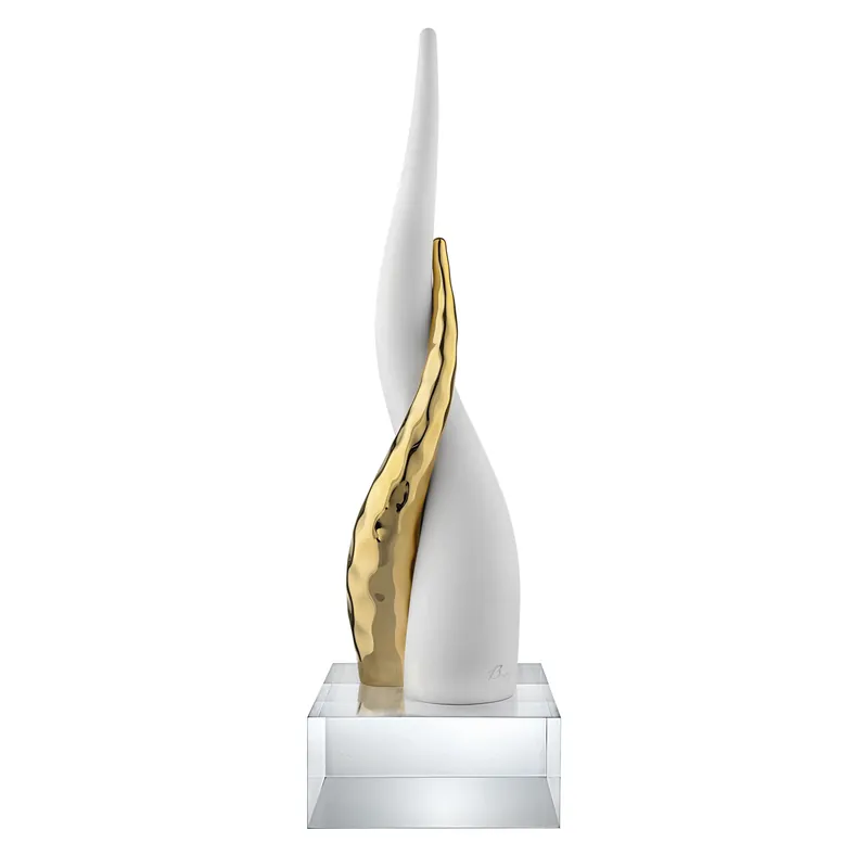 Nuova Collezione Scultura da tavolo piccola con corni intrecciati e base in cristallo