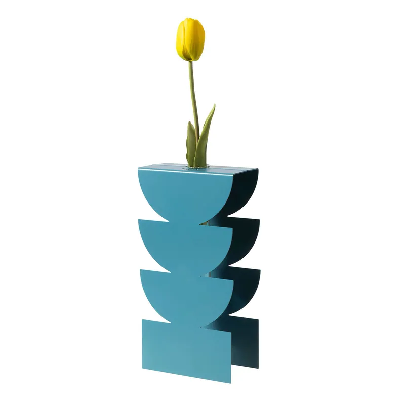 Vaso portafiore decorativo in metallo dal design particolare Prezzo Conveniente