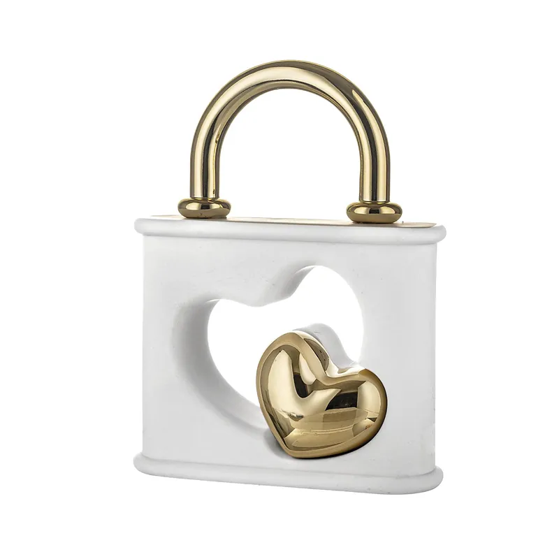 Ultime Pezzi Scultura grande a forma di luccetto con cuore in marmorino