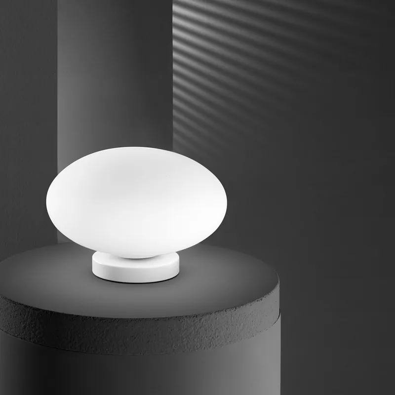 Lampada da tavolo struttura in metallo diffusore a boccia di vetro - 60W - IP20 A Buon Prezzo