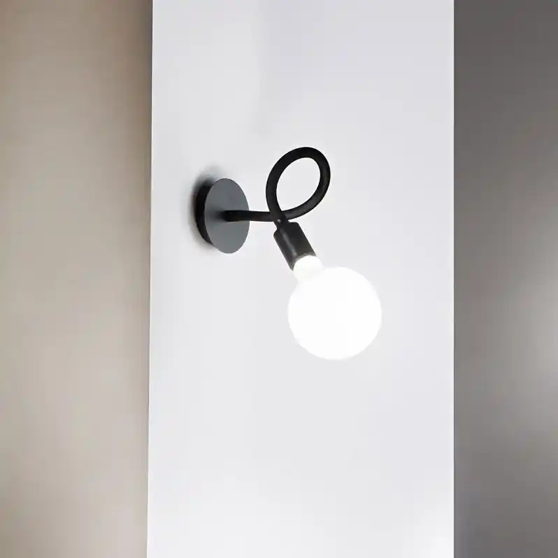Applique da parete in stile moderno orientabile in metallo e gomma - 60W - IP20 Ordina Subito