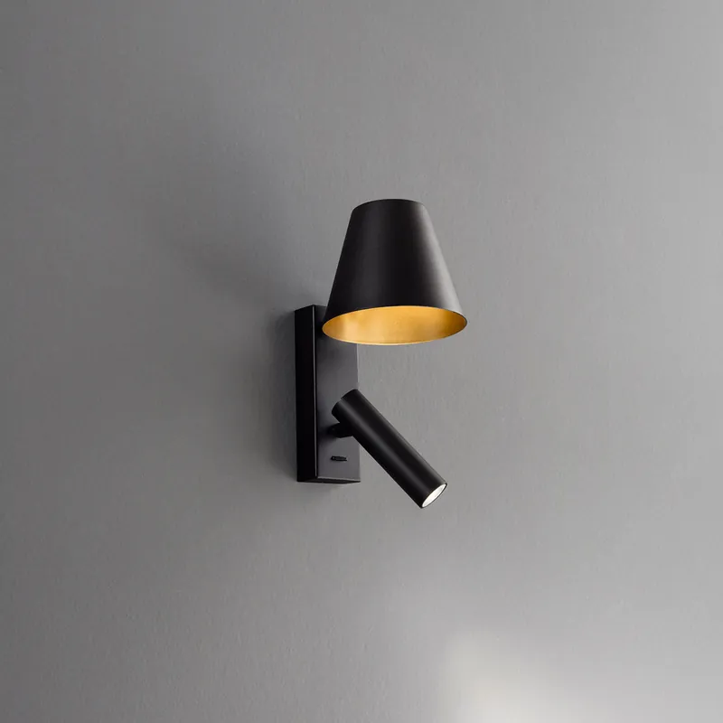 Applique a led con struttura e diffusore in metallo dal design moderno - 6W - Lumen 480 - 3000k Luce Calda - IP20 Spedizione Espresso