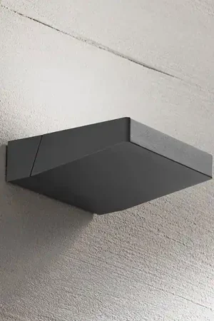 Applique da esterno a led con struttura in metallo e diffusore orientabile - 14W - Lumen 1120 - 3000k Luce Calda - IP54 Reso Gratuito