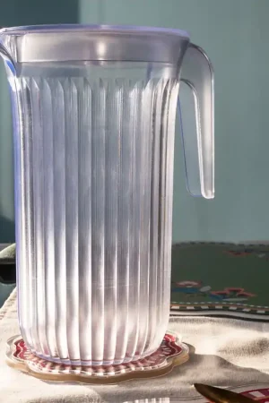 Bestseller Caraffa da tavola in plexiglass dalle linee eleganti