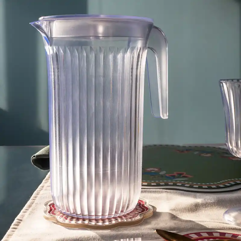 Bestseller Caraffa da tavola in plexiglass dalle linee eleganti
