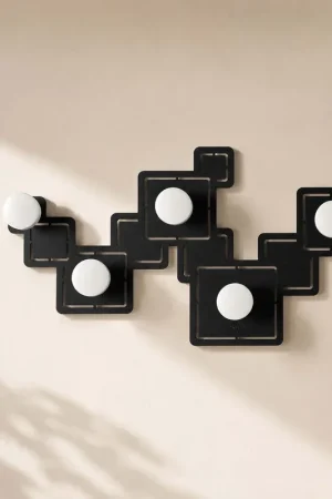 Appendiabiti da muro per camera bambini con struttura in metallo con 5 ganci Offerta