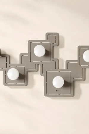Appendiabiti da muro per camera bambini in metallo con 5 ganci in legno Saldi
