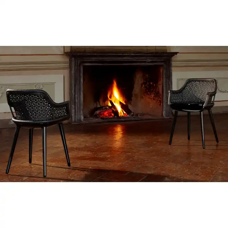 Magis Poltroncina Cyborg Elegant con struttura in policarbonato nero lucido e schienale in midolino nero - Con braccioli Soddisfatti O Rimborsati