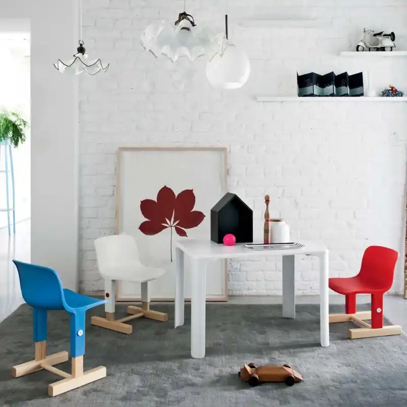 Promozione Magis Sedia Little Big Chair con struttura in legno e seduta in polipropilene