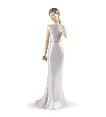 Offerta Nao Statua in Porcellana Ragazza Elegante con Fiore Rosa H30 cm