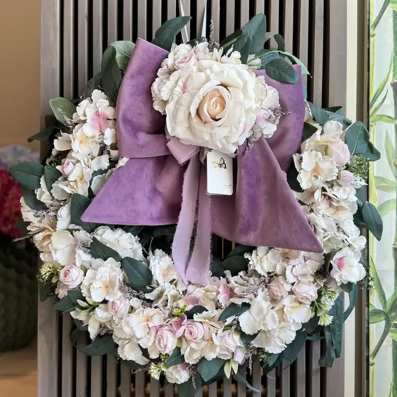 Fiori Di Lena Ghirlanda Maxi con Rose Ortensie Eucalipto e Fiocco D45 cm A Buon Prezzo