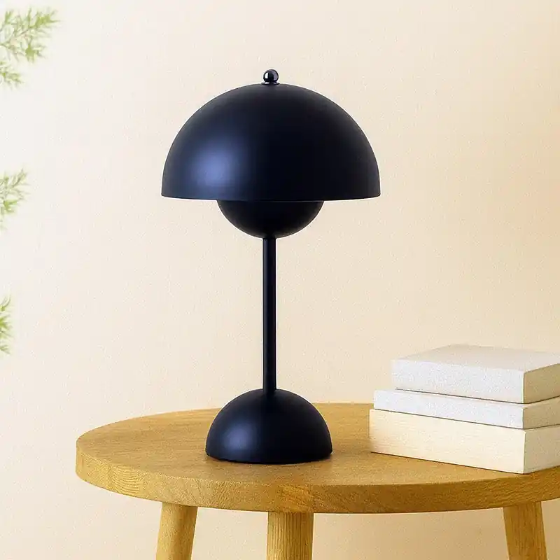 &Tradition Flowerpot VP9 Lampada ricaricabile da interno nero opaco Popolare